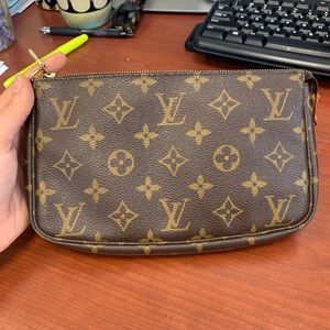 Louis Vuitton Pochette Accessories Pouch